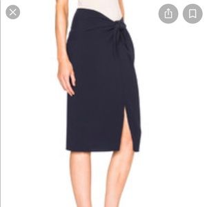 Like new Jenni kayne navy skirt small